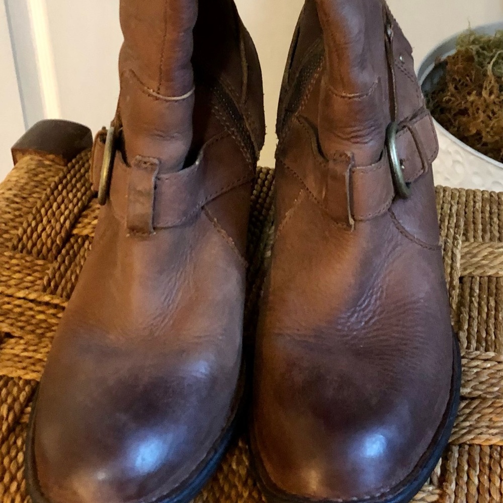 Born Brown Leather Boots - Excellent Shape sz 10 - Picture 2 of 9